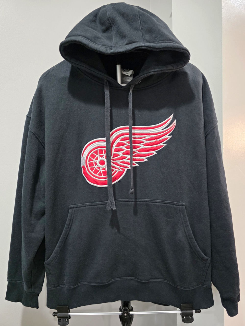 Detroit Red Wings Hoodie Mens 2XL XXL Black NHL Embroidered Logo Pullover